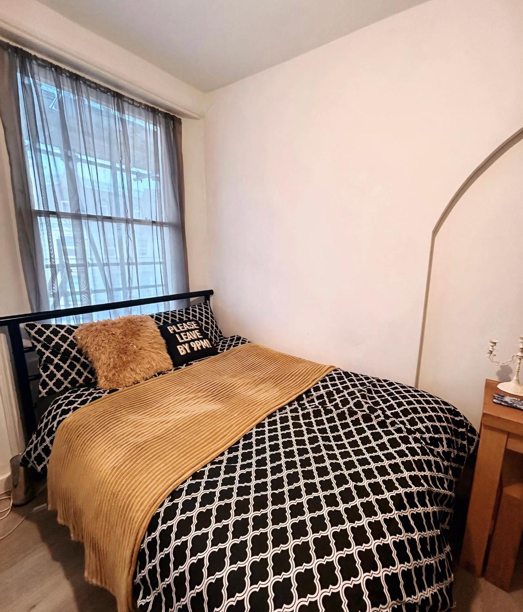 Spacious Studio Flat In Londen Buitenkant foto