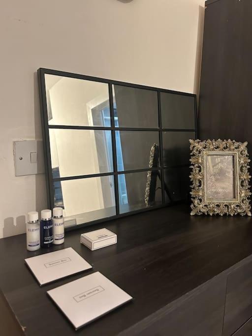 Spacious Studio Flat In Londen Buitenkant foto